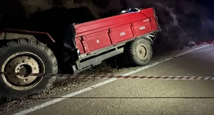 Balıkesir’de ölümlü kaza: Otomobil traktöre arkadan çarptı