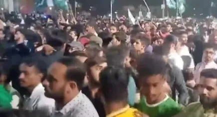 Bağımsızlık kutlamaları faciaya dönüştü!