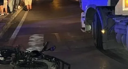 Motosiklet ile tır çarpıştı: Motosiklet sürücüsü feci şekilde can verdi!