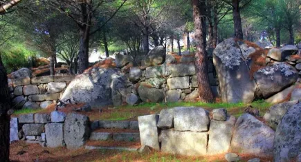 Perperene Antik Kentine komşu geldi
