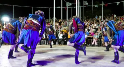 6. Tavas Zeybek, Kültür ve Sanat Festivali renkli görüntüler başladı
