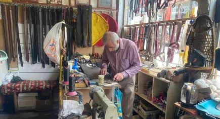 Dede mesleği saraçlıktan yıllardır vazgeçmiyor
