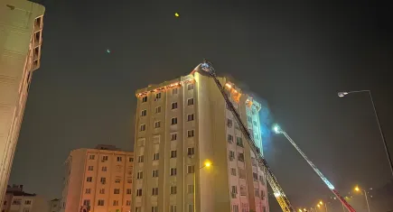 İzmir haber: Yangın TOKİ Konutlarına sıçradı: Evler tahliye ediliyor