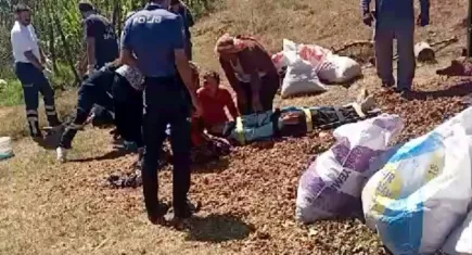 Mevsimlik tarım işçilerini taşıyan traktör devrildi: 13 yaralı