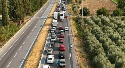 Muğla yangınında Çine-Yatağan arası çift yönlü olarak trafiğe kapatıldı  