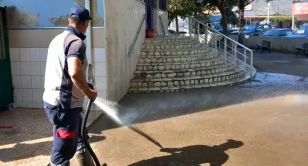 Torbalı’da cuma namazı öncesi camiler temizlendi