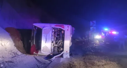 Isparta-Antalya karayolunda kaza: Çok sayıda yaralı var