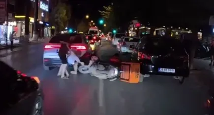 İzmir'de kaza kameralara yansıdı