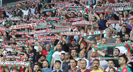 Karşıyakalı taraftarlar kombineye ilgi göstermiyor