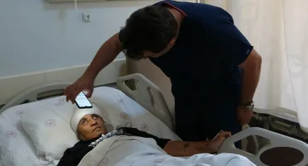 Kafa tabanından 6,5 santimlik kitle çıkarıldı