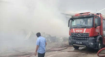 Kereste imalathanesinde feci yangın