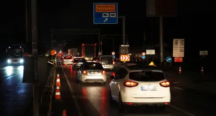 İzmir Çevreyolu tıklım tıklım