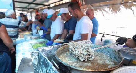 Aliağa’da balık sezonu, Balık Ekmek Şenliği ile kutlandı