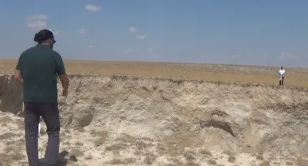 Yer altı suyu azaldı: Konya’da yine obruk oluştu