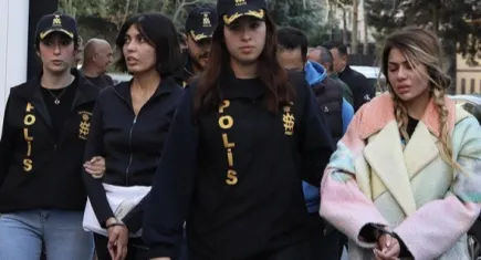 Candan kardeşlerin dolandırıclık davasında 'Engin Polat' öpücüğü!