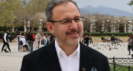 Mehmet Kasapoğlu: 9 Eylül zaferin simgesidir