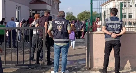 Ekipler çocuklar için sahada