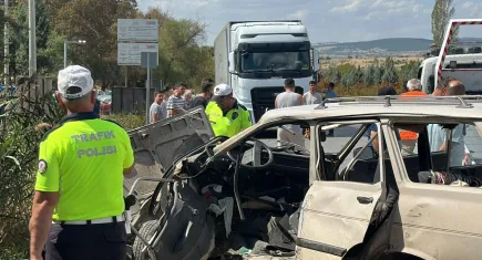 Uşak’ta kaza : Ankara'ya giden genç ölümden döndü