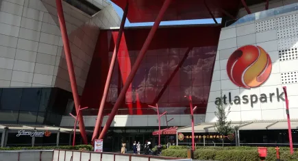 İntihar mı, kaza mı? Yürüyen merdivenlerinden zemine düştü