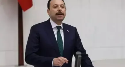 Kaya’dan Soyer’e sert tepki: Çeşme Projesi'ni engellemiş, bir de gururla anlatıyor