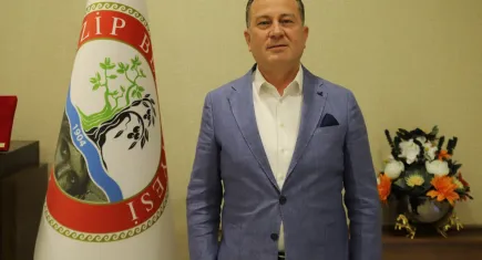Nizip Belediye Başkanı Ali Doğan: Kadın personel bizim aile dostlarımız, kızım gibidir bunu istememin nedeni samimiyetten