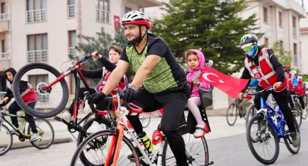 Düzce’de sağlıklı yaşam için pedal çevirdiler