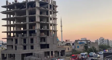 8. kattan düşen vinç tamircisi yaşamını yitirdi