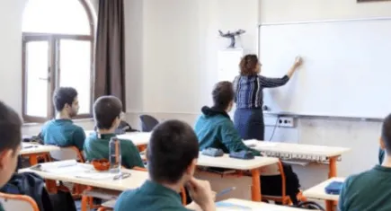 Öğrencilerden ders saatleri için değişiklik talebi