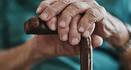 Yaşlılar sefalet üçgenine hapsediliyor!