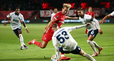 Fenerbahçe, Twente'de 1 puanı kaptı