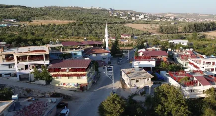 Hatay kurutmalık biberlerle adeta kırmızıya büründü