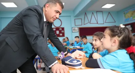 Düzce Valisi öğrencilerle iç içe