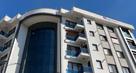 40 günlük bebeği 7. kattan aşağıya attı!
