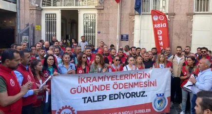 Sendikadan Büyükşehir'e sert cevap: Geri adım atmadık, sonuna kadar lanetleyeceğiz