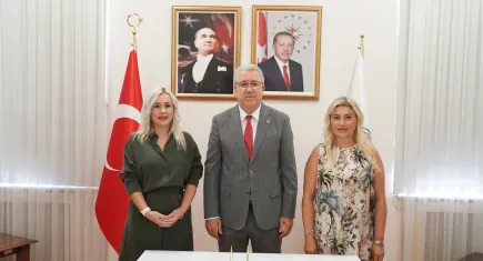 Egeli akademisyen melisa bitkisini ilaç sektörüne kazandıracak