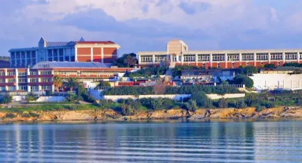 Üniversitenin oteline bakanlıktan onay