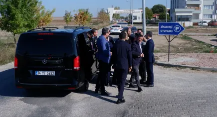 CHP lideri Özgür Özel cezaevinde: Selahattin Demirtaş’la görüşme başladı
