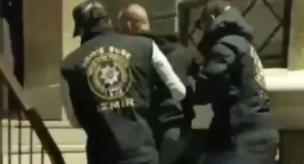26 yıl hapis cezasıyla aranan yağmacı İzmir'de yakalandı