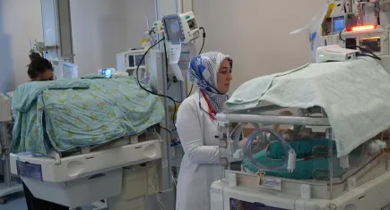 Yenidoğanda yoğun bakım süreci nasıl işliyor?