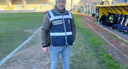 İzmir'de tekel bayisinde silahlı kavga: Bir polis memuru öldürüldü