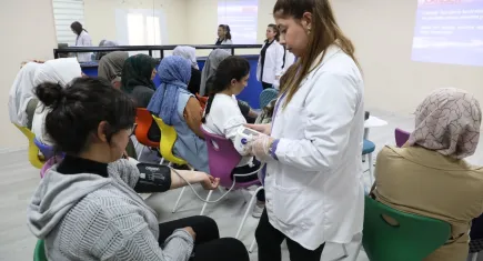 Diyarbakır'da kadınlar kansere karşı bilinçlendiriliyor