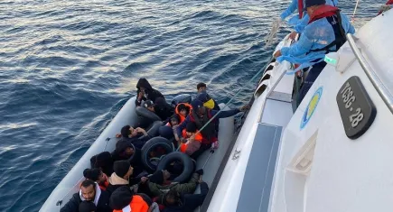 İzmir'de 40 göçmen yakalandı