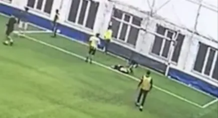 Halı sahada kahreden ölüm: Futbol oynarken kalp krizi geçirdi