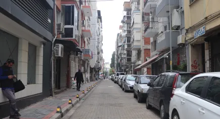 İzmir haber: Zehirlenmenin olduğu sokakta endişe sürüyor