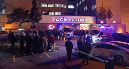 Lise öğrencileri arasında bıçaklı kavga: 16 yaşındaki genç hayatını kaybetti