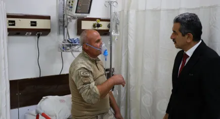 Görevde rahatsızlanan güvenlik korucularına Vali’den ziyaret