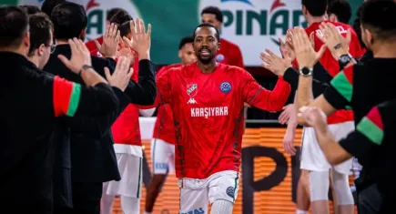 Karşıyaka basketbolda yaprak dökümü