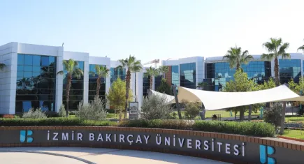 O üniversitede kadrolar açıldı
