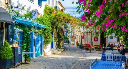 Sakız Adası, Çeşme için rakip değil avantaj