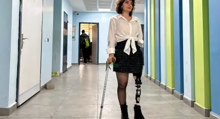 Tüm engeller aşan Melek öğretmen azmiyle örnek oluyor